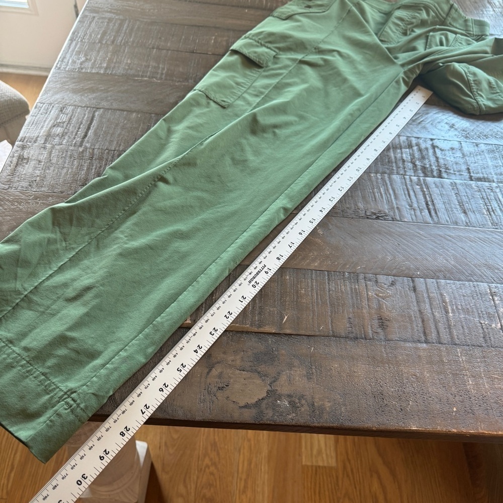 Athleta Women’s Vienna Cargo Pant Size 8 Vineyard Green Performance-Stretch - Picture 4 of 12